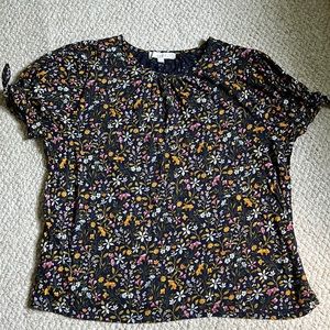Loft - navy floral tee - keyhole tie arms -XL